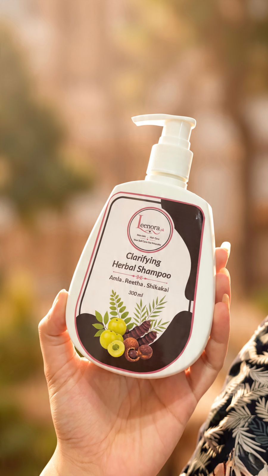 Leenora Clarifying Herbal Shampoo – Amla, Reetha & Shikakai